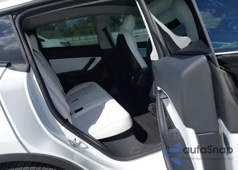 2022 Tesla Model Y Performance Dual Motor All-Wheel Drive z USA, uszkodzony, nr VIN 7SAYGDEF3NF326891